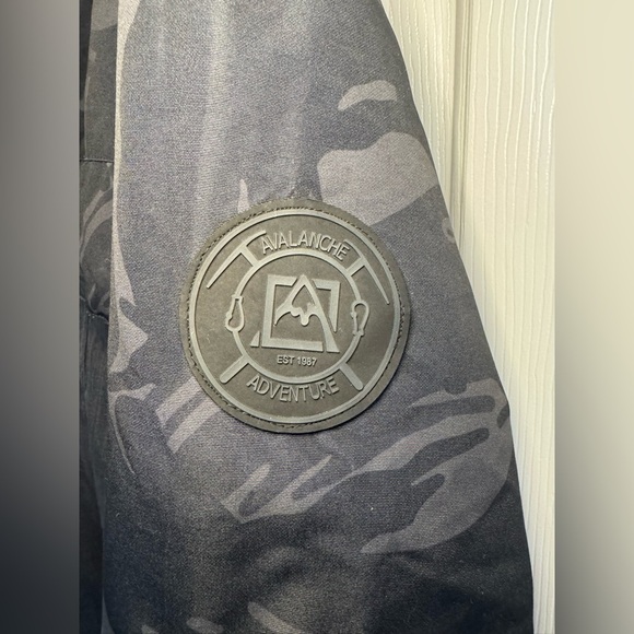 Avalanche jacket size large grey black red - Picture 4 of 6